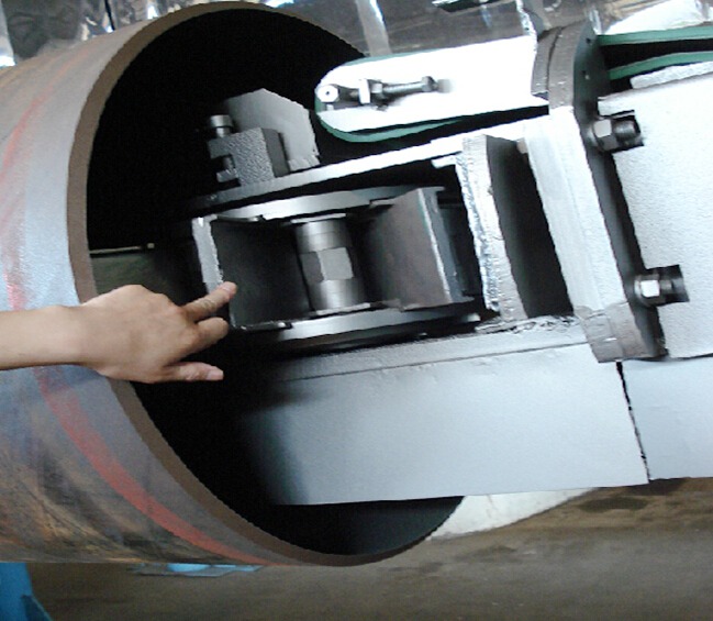 鋼管內(nèi)壁噴砂機(jī)、除銹設(shè)備