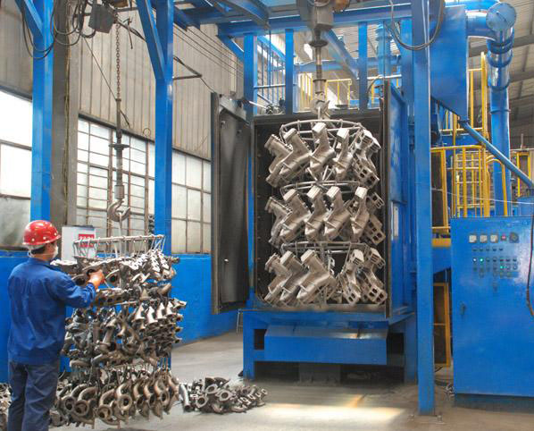 汽車發(fā)動(dòng)機(jī)缸體、缸蓋拋丸機(jī)除銹設(shè)備