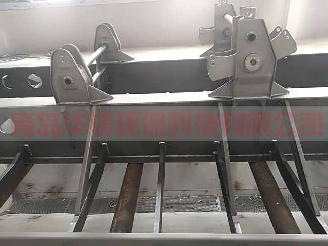 掛車(chē)底盤(pán)拋丸除銹清理效果圖